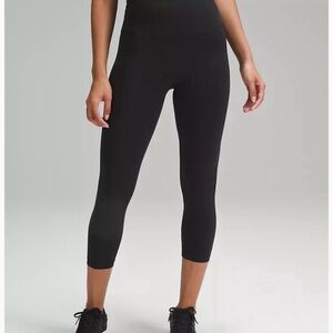 Lululemon Wunder Under Crops